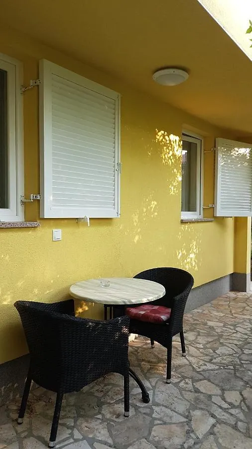 Apartmani Ljerka Malinska 0*,  Croazia